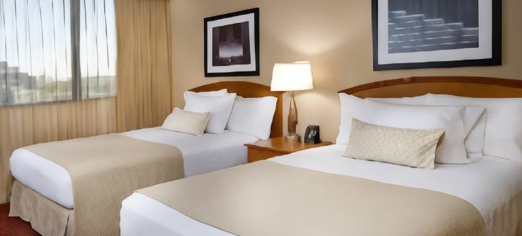 堪萨斯城国际机场希尔顿安泊酒店(Embassy Suites by Hilton Kansas City International Airport)图片
