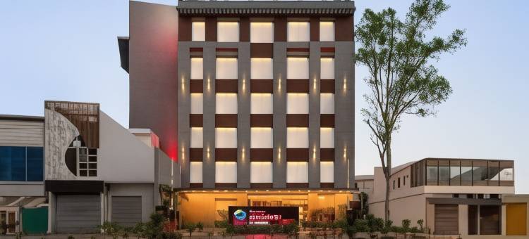 温德姆华美达安可酒店昌迪加尔Zirakpur(Ramada Encore by Wyndham Chandigarh Zirakpur)图片