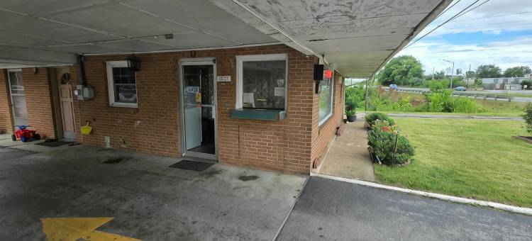 家乡客栈 洛基芒特弗吉尼亚(Hometown Inn Rocky Mount VA)图片