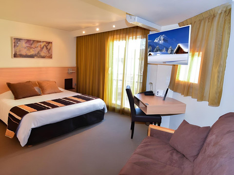 阿多尼斯加波特尔酒店