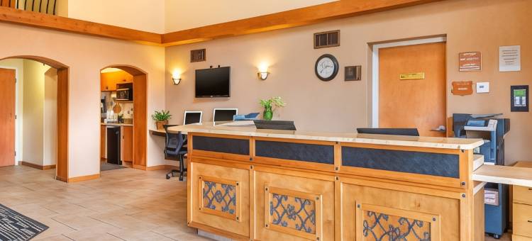 奥蒙德海滩代托纳目的地凯隆酒店(Clarion Inn Ormond Beach at Destination Daytona)图片