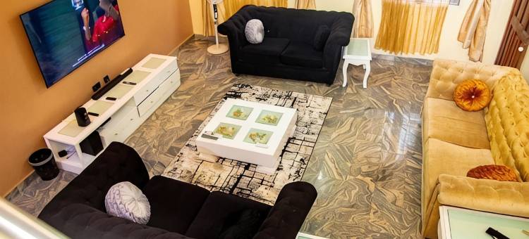 豪华的四卧室公寓，带停车位，位于马戈多庄园(Luxury 4 BR Apt w Parking, Hot tub, Magodo Estate)图片