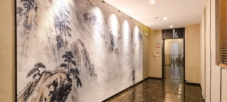 亚信电竞酒店(天虹百货龙华地铁站店)图片