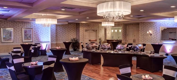 希尔顿逸林酒店-伊顿敦蒂顿瀑布(DoubleTree by Hilton Hotel Tinton Falls - Eatontown)图片