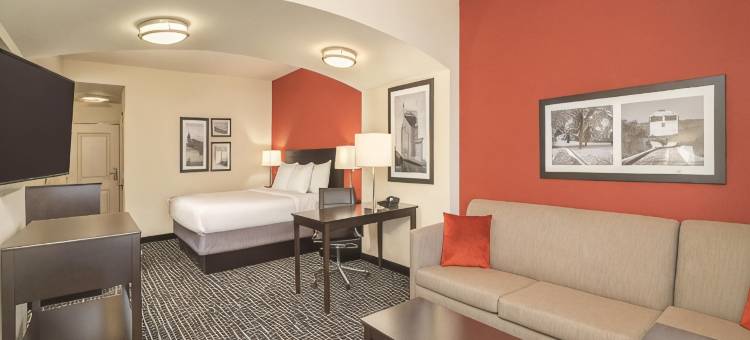 士麦那纳什维尔拉昆塔温德姆套房酒店(La Quinta Inn & Suites by Wyndham Smyrna TN - Nashville)图片