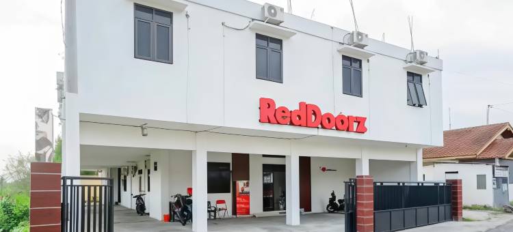 红多兹伊斯兰酒店-近詹德尔苏德曼大学2号(RedDoorz Syariah Near Universitas Jenderal Soedirman 2)图片