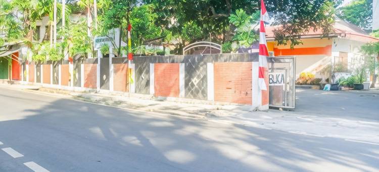 红门优选酒店米农加蓬多克拉布-由红门酒店管理(Urbanview Hotel Minongga Pondok Labu by RedDoorz)图片