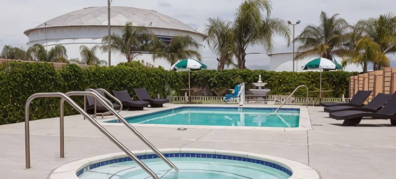 南盖特戴斯套房酒店(Days Inn & Suites by Wyndham South Gate)图片