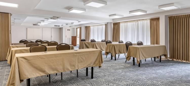 NRG公园医疗中心凯艺套房酒店(Quality Inn & Suites NRG Park - Medical Center)图片