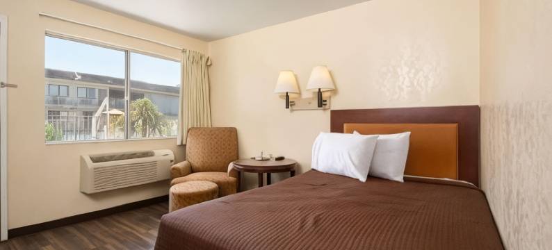 基西米西主门Rodeway Inn(Rodeway Inn Kissimmee Maingate West - Free Theme Park Shuttle)图片