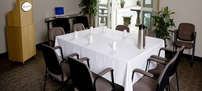 高河赫瑞泰格酒店及会议中心(Heritage Inn Hotel & Convention Centre - High River)图片