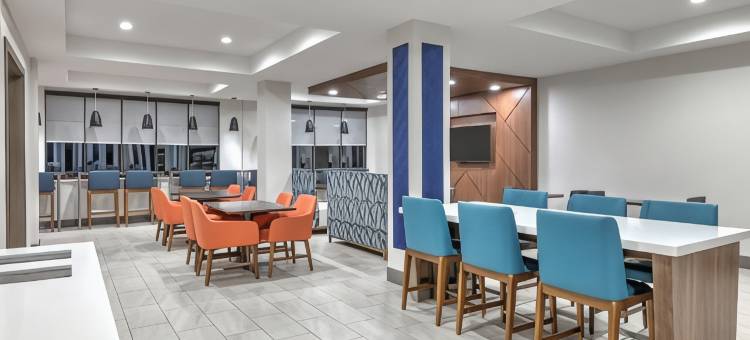 洲际智选假日酒店及套房温尼(Holiday Inn Express & Suites WINNIE by IHG)图片