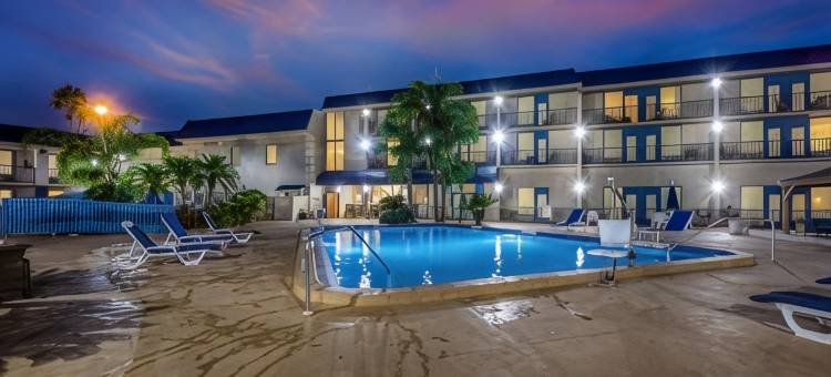 克拉丽奥酒店及套房-中央清水海滩(Clarion Inn & Suites Central Clearwater Beach)图片