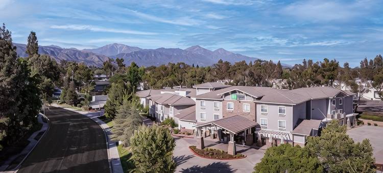 智选假日套房酒店圣迪马斯(Holiday Inn Express & Suites SAN DIMAS by IHG)图片