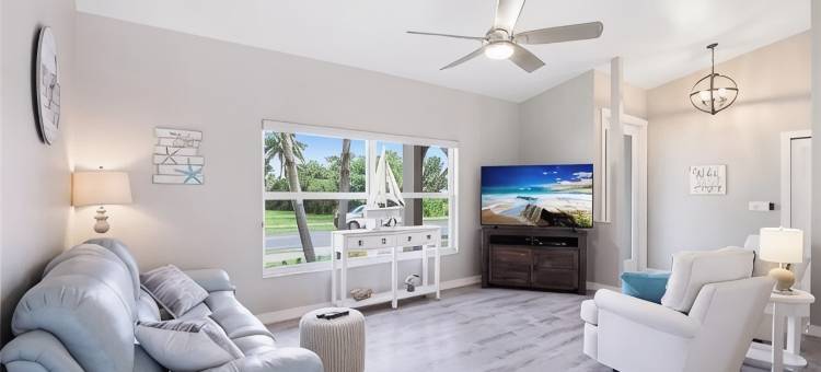 热带度假屋佛罗里达州马可岛近海滩，宠物友好，配有泳池(Tropical Vacation Home Marco Island Florida - Close to Beaches-Pet Friendly-POOL)图片