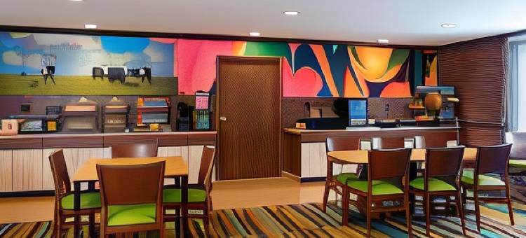 芝加哥查尔斯万豪万枫酒店(Fairfield Inn & Suites Chicago St. Charles)图片