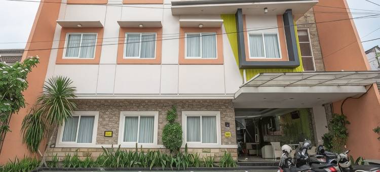 红多兹伊斯兰酒店@苏加诺哈达英达2号(RedDoorz Syariah @ Soekarno Hatta Indah 2)图片