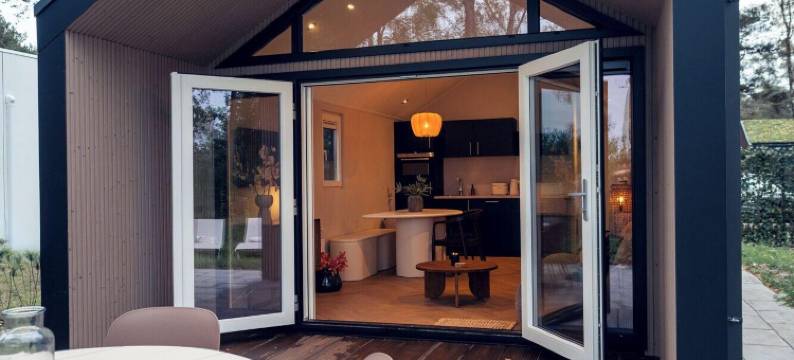 健康小屋 热水浴缸(Wellness Lodge Hottub)图片