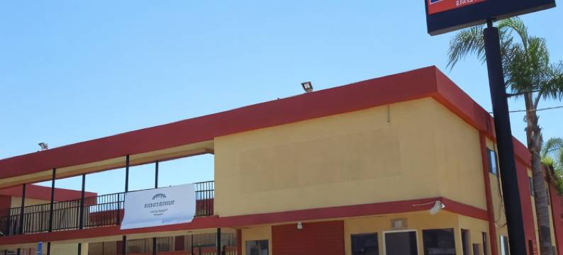 温德姆豪生套房-圣地亚哥丘拉维斯塔/海湾区(Howard Johnson Suites by Wyndham San Diego Chula Vista/BayFt)图片