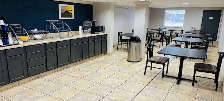 休伦港戴斯套房酒店(Days Inn & Suites by Wyndham Port Huron)图片