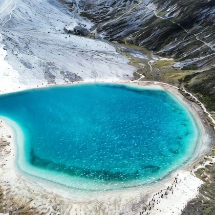 丽江+稻城亚丁+泸沽湖6日5晚拼小团