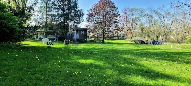 Spacious Family Retreat on 7.5 Private Acres Sleeps 10+ Pool/Hot Tub/Sauna/GR图片