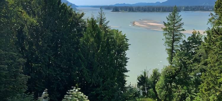 弗雷泽河缘住宿加早餐旅馆(The Fraser River's Edge B&B Lodge)图片