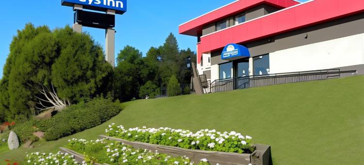德卢斯湖畔漫步戴斯酒店(Days Inn by Wyndham Duluth Lakewalk)图片