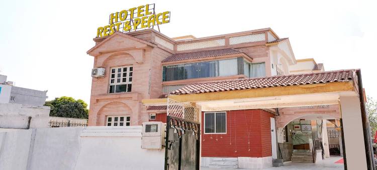 Fabhotel Rest & Peace 酒店(FabHotel Rest & Peace)图片