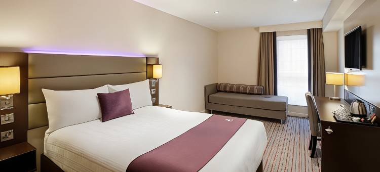 约维尔机场普瑞米尔酒店(Premier Inn Yeovil Airfield)图片