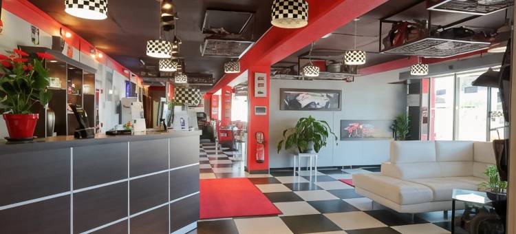 基里亚德坎尼斯伊克鲁斯时尚恩佐酒店(Enzo Hotels Cannes-Écluse by Kyriad Direct)图片