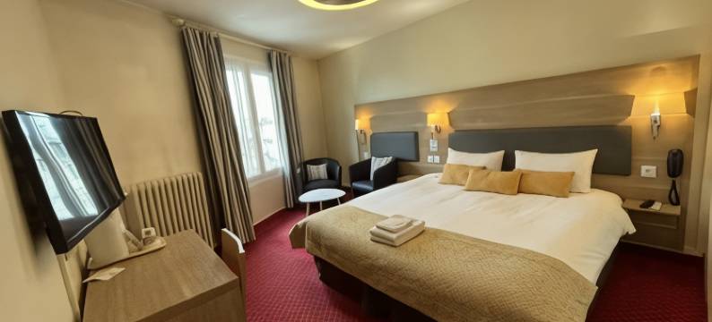 蓝色之夜布里特酒店(Brit Hotel Bleu Nuit)图片