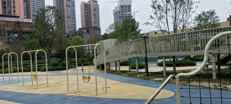 海伦天麓海轮鑫悦民宿(成都海昌极地海洋公园店)图片