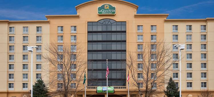 辛辛那提沙伦维尔拉昆塔温德姆套房酒店(La Quinta Inn & Suites by Wyndham Cincinnati Sharonville)图片