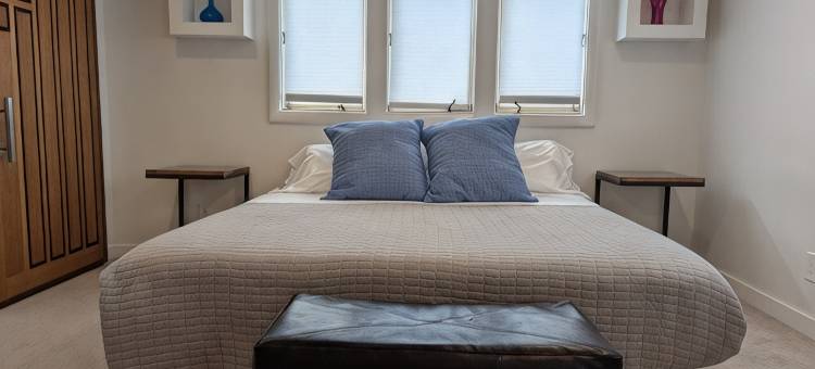 RARE Mid-Mod Home. Spacious inside-and-out.图片