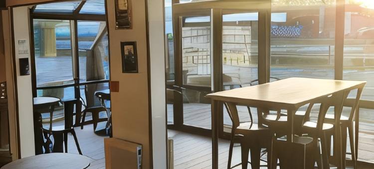直通马堤格的Kyriad酒店(Kyriad Direct Martigues)图片
