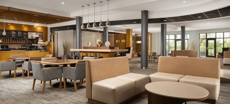 纽布朗费尔斯河村万怡酒店(Courtyard New Braunfels River Village)图片