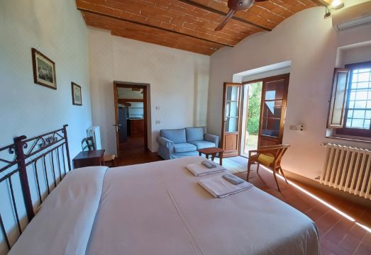 Borgo BottaiaHotel Overview