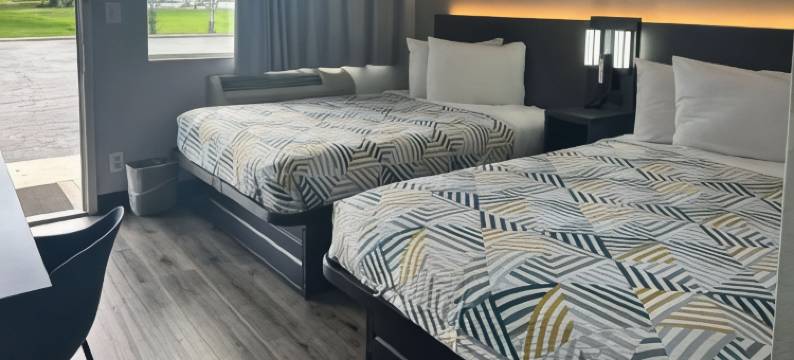 奥兰多6号基西米正门东汽车旅馆(Motel 6 Kissimmee, FL - Orlando)图片