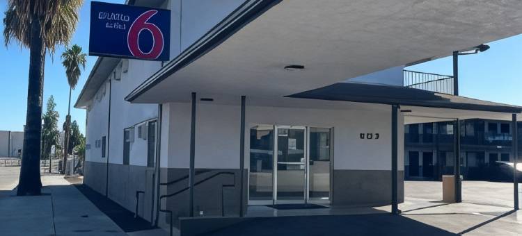 加利福尼亚圣贝纳迪诺 6 号开放式套房酒店(Studio 6 Suites San Bernardino, CA)图片