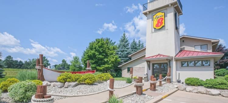 霍顿湖速8酒店(Super 8 by Wyndham Houghton Lake)图片