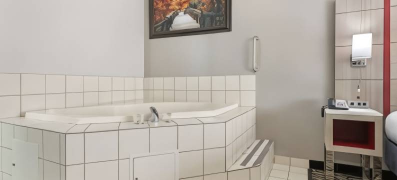 艾伯特利I-90/I-35贝斯特韦斯特优质酒店(Best Western Plus Albert Lea I-90/I-35 Hotel)图片