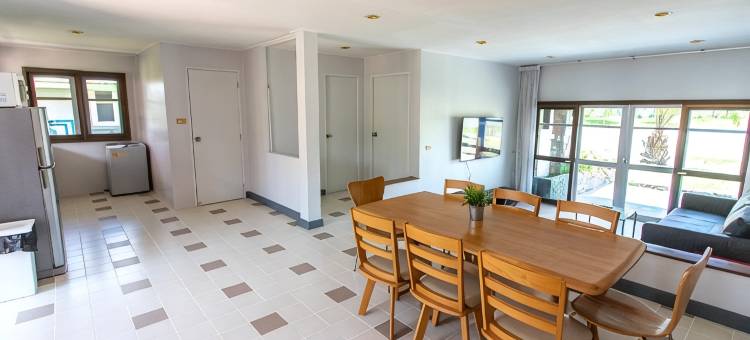 F4 Beach House Kitchen BBQ 3 Bedrooms Large Yard图片