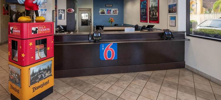 阿纳海姆大门6号汽车旅馆(Motel 6 Anaheim, CA - Maingate)图片