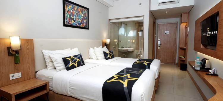 黄星格加彦酒店(Yellow Star Gejayan Hotel)图片