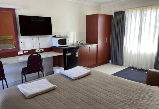 Homestead Motel Hotel Overview