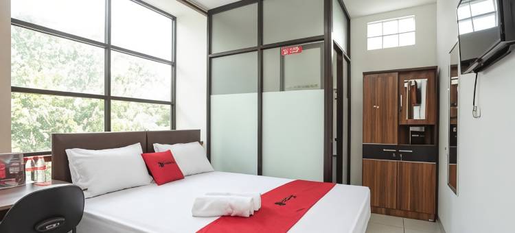 红多兹酒店-近BSD城埃卡医院(RedDoorz Near Eka Hospital BSD City)图片