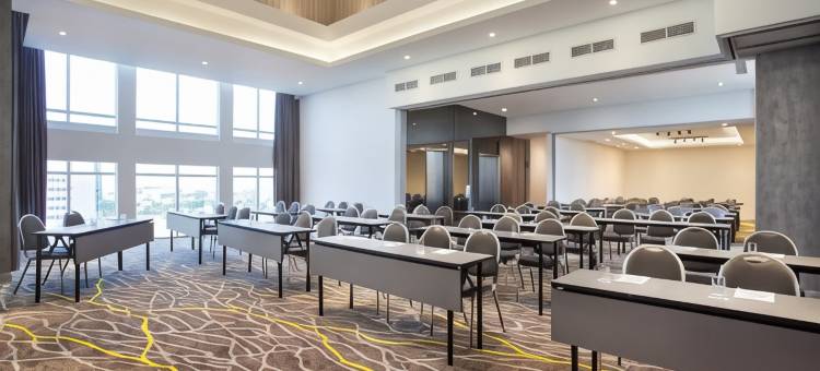 宜必思快捷苏腊巴亚蒂博尼哥罗酒店(Ibis Budget Surabaya Diponegoro)图片