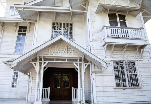 Hotel Veniz - SessionHotel Overview