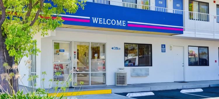 6号汽车旅馆–圣尼拉村I-5(Motel 6 – Santa Nella, on I-5)图片